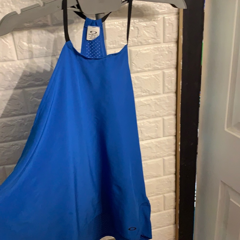 Oakley high neck tank brand new!